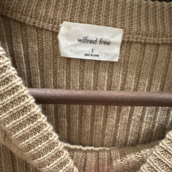 Aritzia cropped sweater - Picture 3 of 3